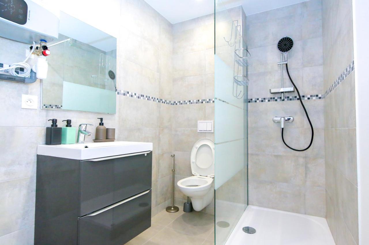 Appartement Le Rhinocéros, T1 hypercentre chic et cosy, Wifi par SOVALFI à Saint-Etienne  Extérieur photo